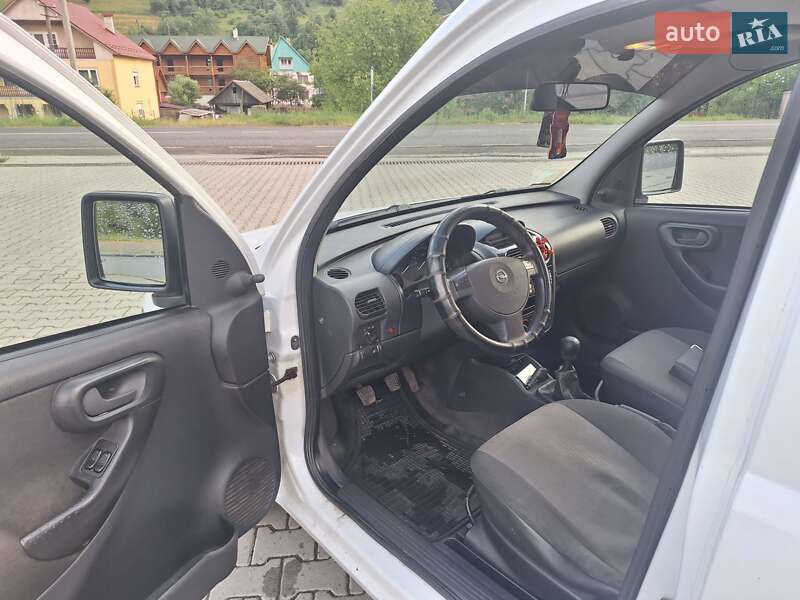 Минивэн Opel Combo 2007 в Воловце