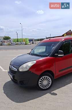 Вантажний фургон Opel Combo 2014 в Тернополі