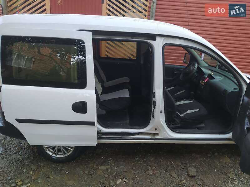 Мінівен Opel Combo 2007 в Хусті фото 2 Мінівен Opel Combo 2007 в Хусті