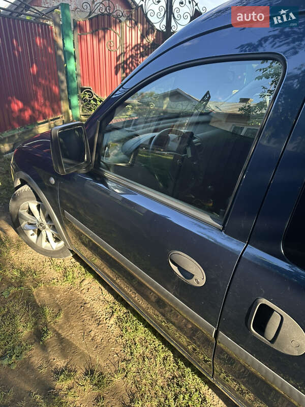 Минивэн Opel Combo 2011 в Ивано-Франковске