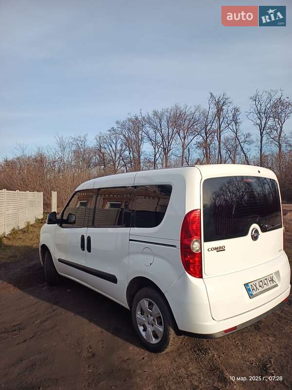 Минивэн Opel Combo 2013 в Лозовой