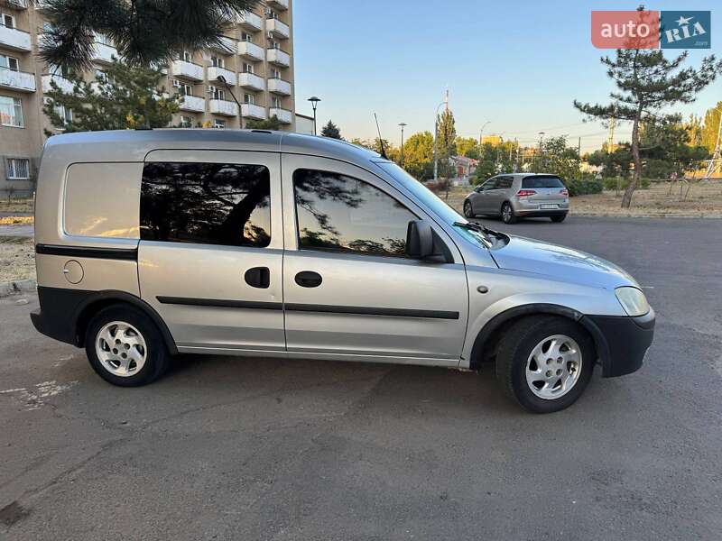 Грузовой фургон Opel Combo 2006 в Николаеве