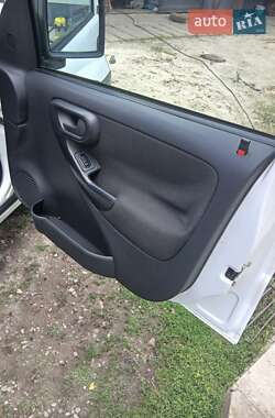 Минивэн Opel Combo 2006 в 