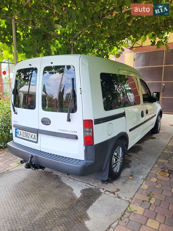 Минивэн Opel Combo 2006 в Смеле