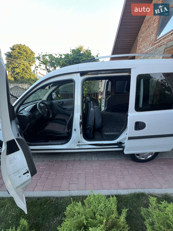 Минивэн Opel Combo 2003 в Золочеве