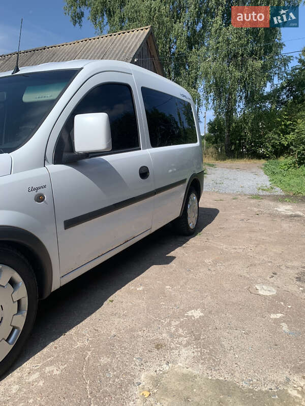 Мінівен Opel Combo 2009 в Звягелі