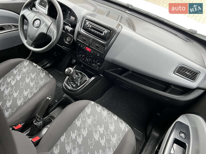 Минивэн Opel Combo 2013 в Тульчине