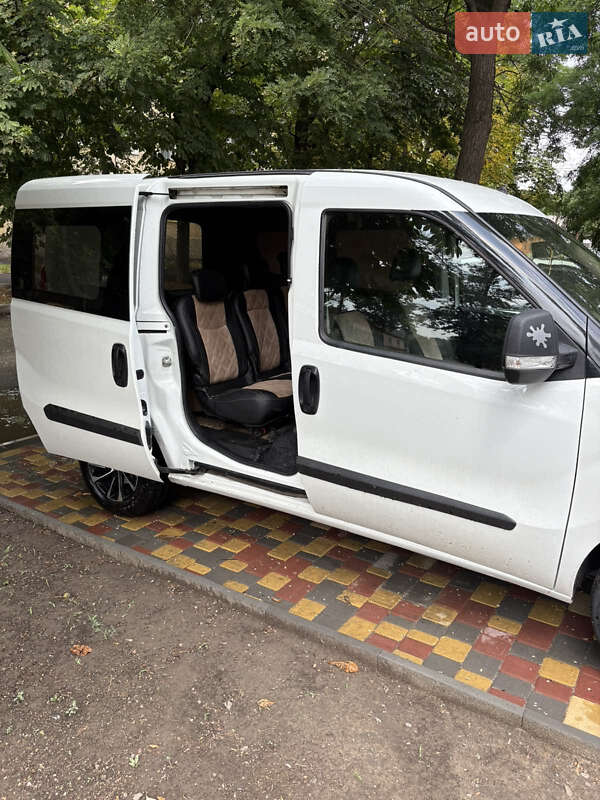 Грузовой фургон Opel Combo 2013 в Измаиле