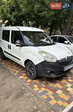 Вантажний фургон Opel Combo 2013 в Ізмаїлі
