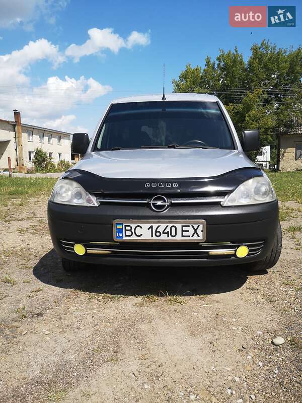 Opel Combo 2011