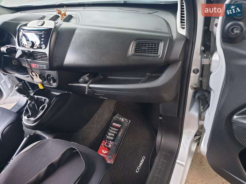 Минивэн Opel Combo 2015 в Кропивницком