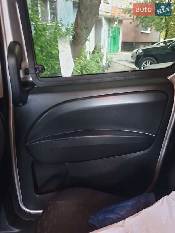 Минивэн Opel Combo 2015 в Кропивницком