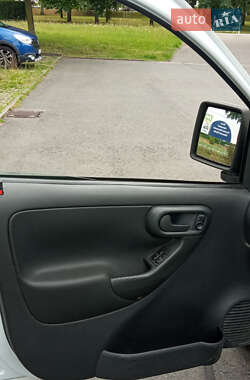 Минивэн Opel Combo 2010 в 