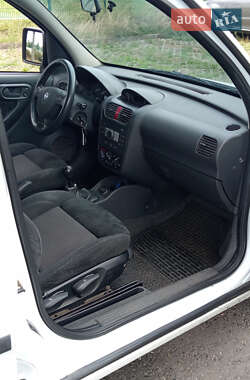 Минивэн Opel Combo 2010 в 