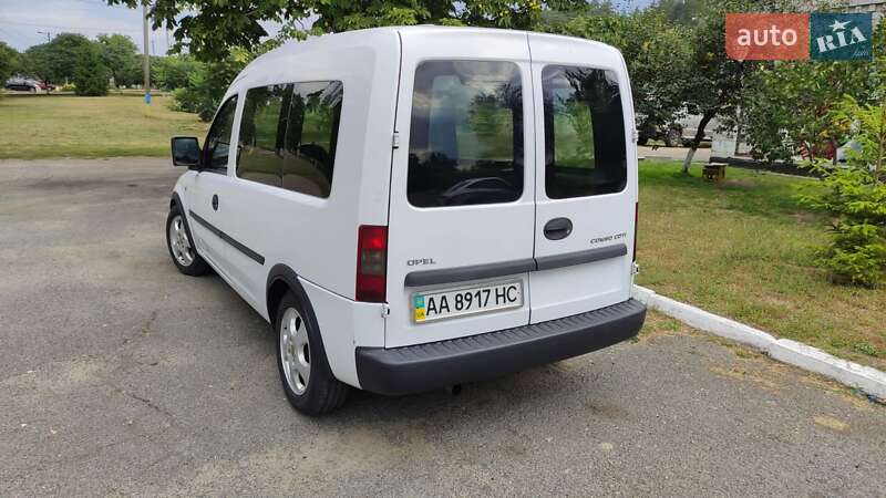 Минивэн Opel Combo 2009 в Полтаве