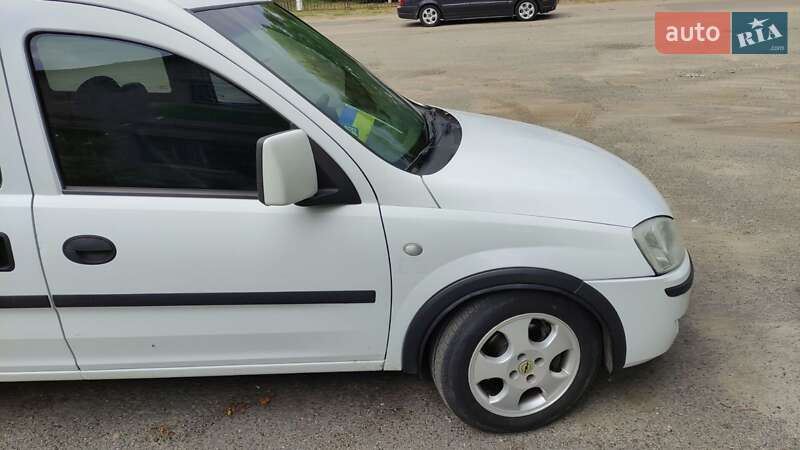 Минивэн Opel Combo 2009 в Полтаве