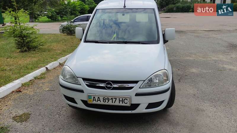 Минивэн Opel Combo 2009 в Полтаве