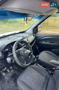 Грузовой фургон Opel Combo 2012 в 