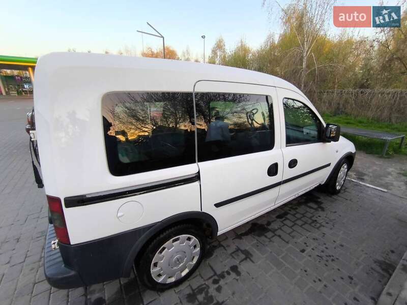 Минивэн Opel Combo 2006 в Владимире