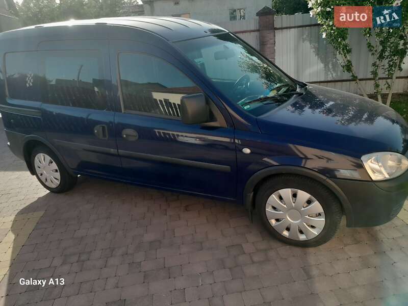 Грузовой фургон Opel Combo 2012 в 