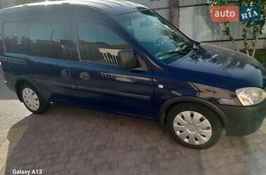 Грузовой фургон Opel Combo 2012 в 