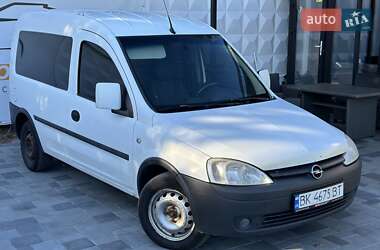 Вантажний фургон Opel Combo 2004 в Києві
