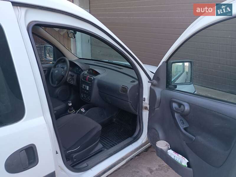 Минивэн Opel Combo 2008 в Синельниково