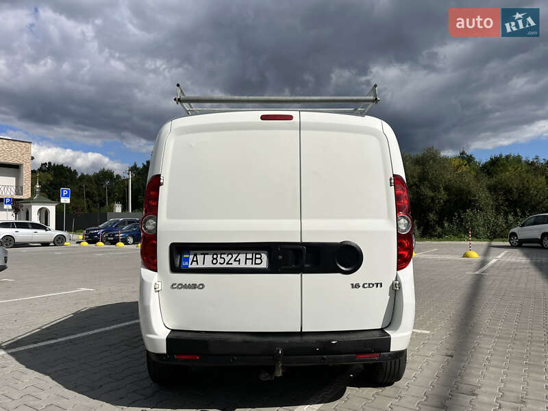 Грузовой фургон Opel Combo 2012 в Коломые