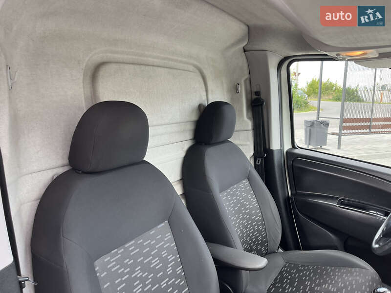 Грузовой фургон Opel Combo 2012 в Коломые
