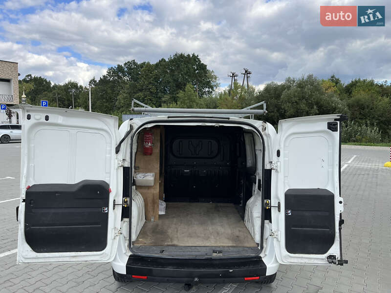 Грузовой фургон Opel Combo 2012 в Коломые