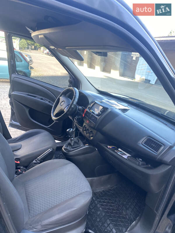 Мінівен Opel Combo 2015 в Івано-Франківську