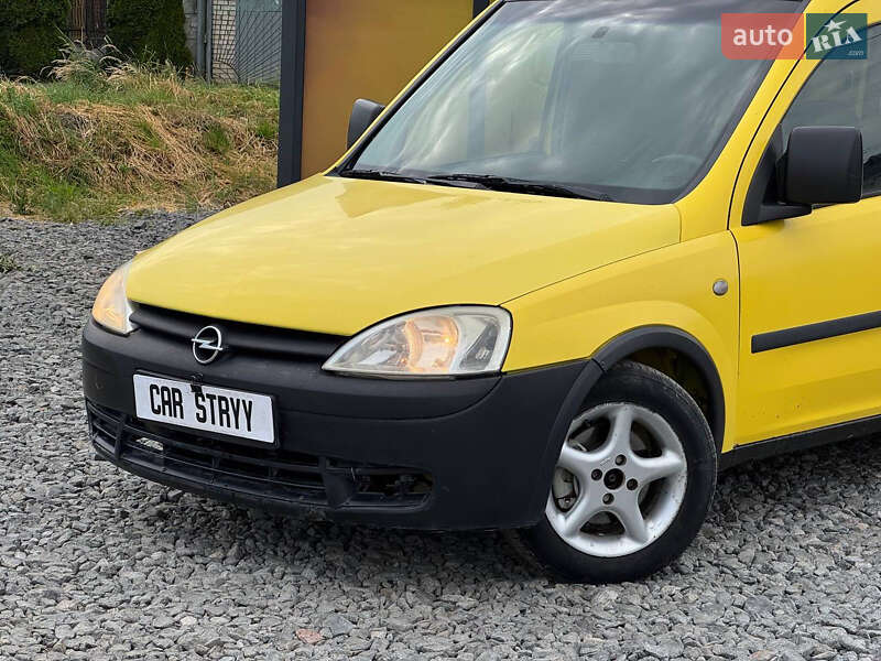 Грузовой фургон Opel Combo 2004 в Стрые