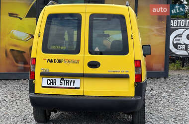 Грузовой фургон Opel Combo 2004 в Стрые