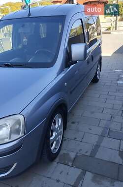 Минивэн Opel Combo 2009 в Делятине
