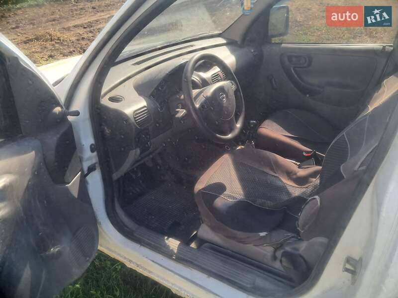 Грузовой фургон Opel Combo 2003 в Борщеве