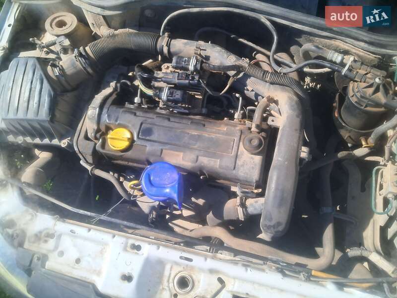 Грузовой фургон Opel Combo 2003 в Борщеве