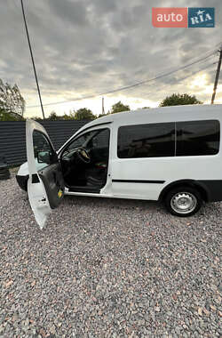 Минивэн Opel Combo 2004 в 