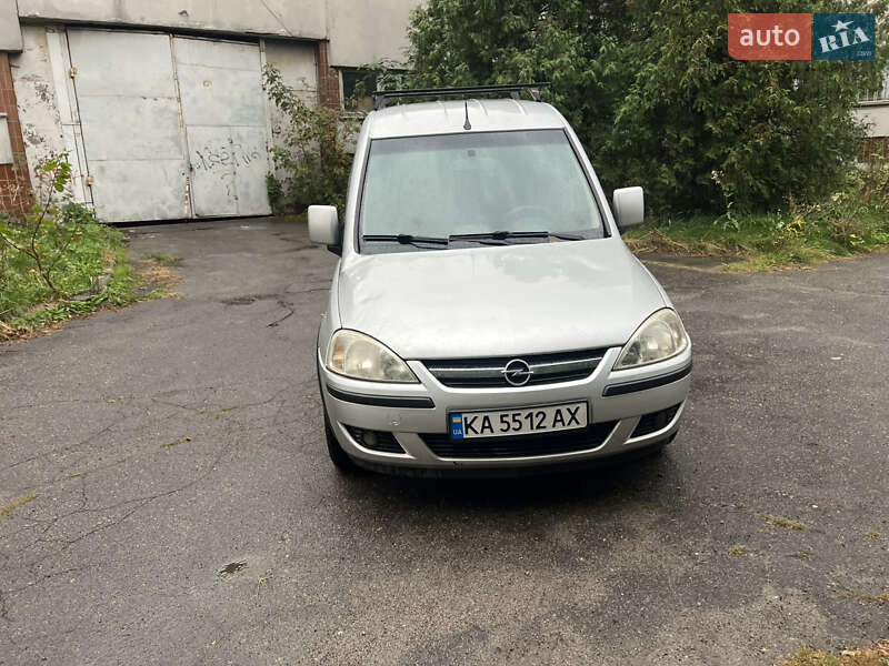 Грузопассажирский фургон Opel Combo 2008 в Киеве