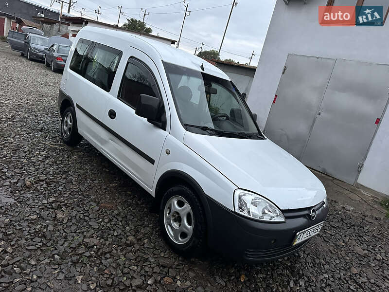 Минивэн Opel Combo 2004 в Стрые