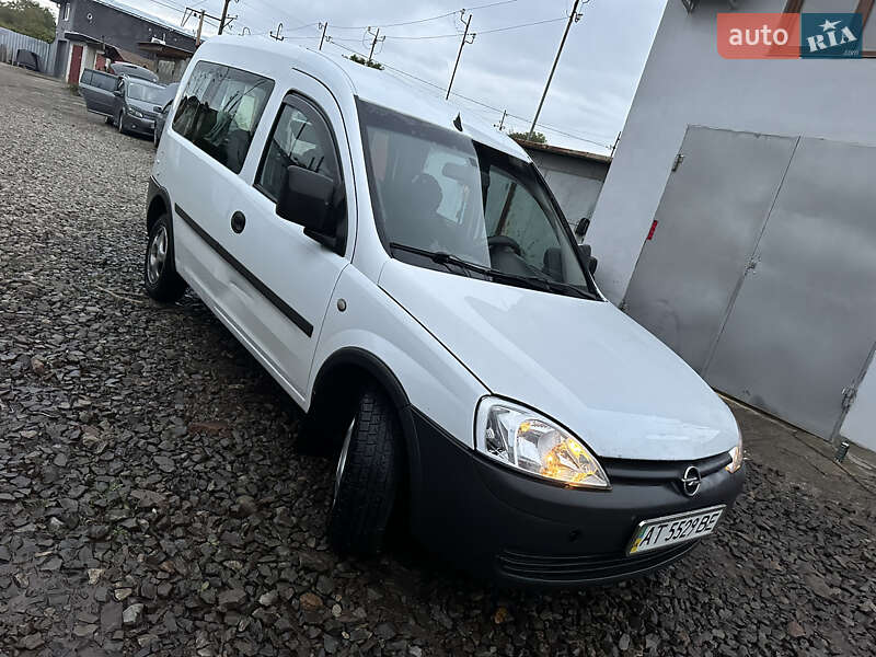 Минивэн Opel Combo 2004 в Стрые