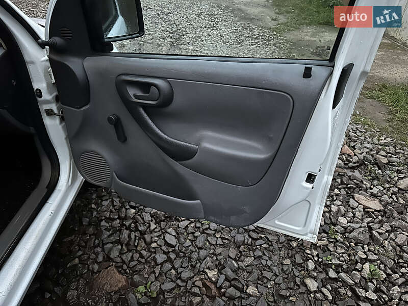 Минивэн Opel Combo 2004 в Стрые