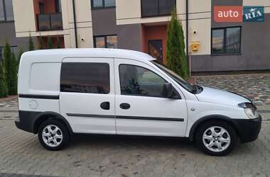 Минивэн Opel Combo 2005 в 