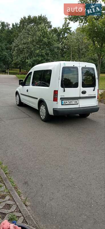Минивэн Opel Combo 2010 в Врадиевке
