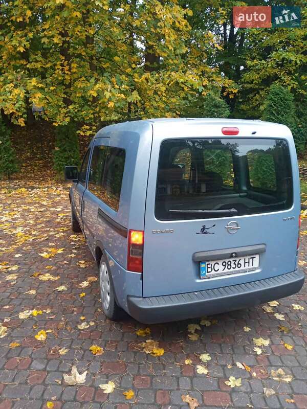 Минивэн Opel Combo 2007 в Стебнику