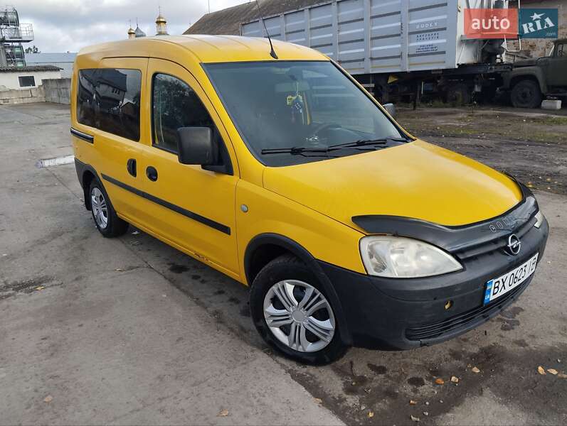 Минивэн Opel Combo 2004 в  фото Минивэн Opel Combo 2004 в