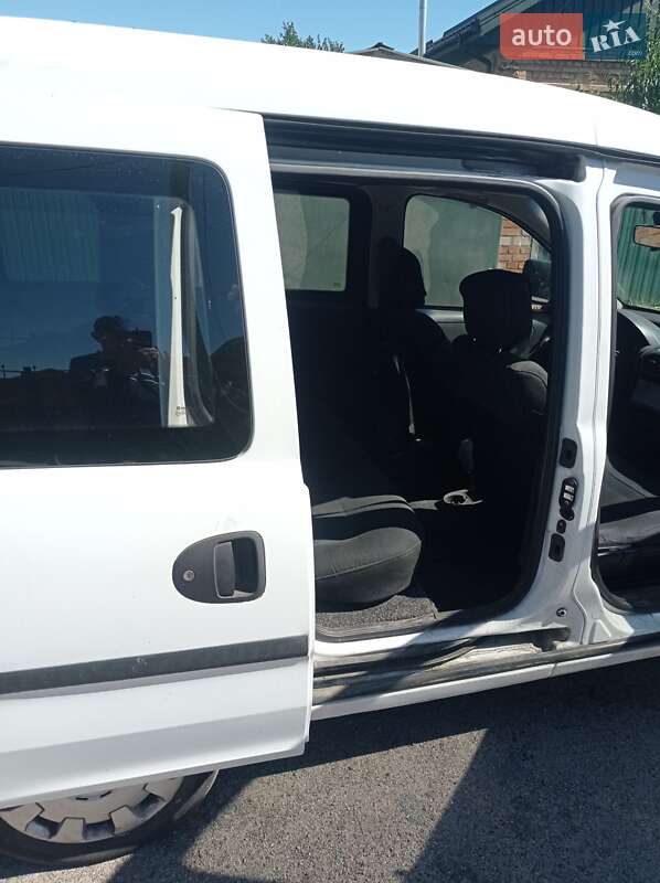 Минивэн Opel Combo 2006 в Никополе