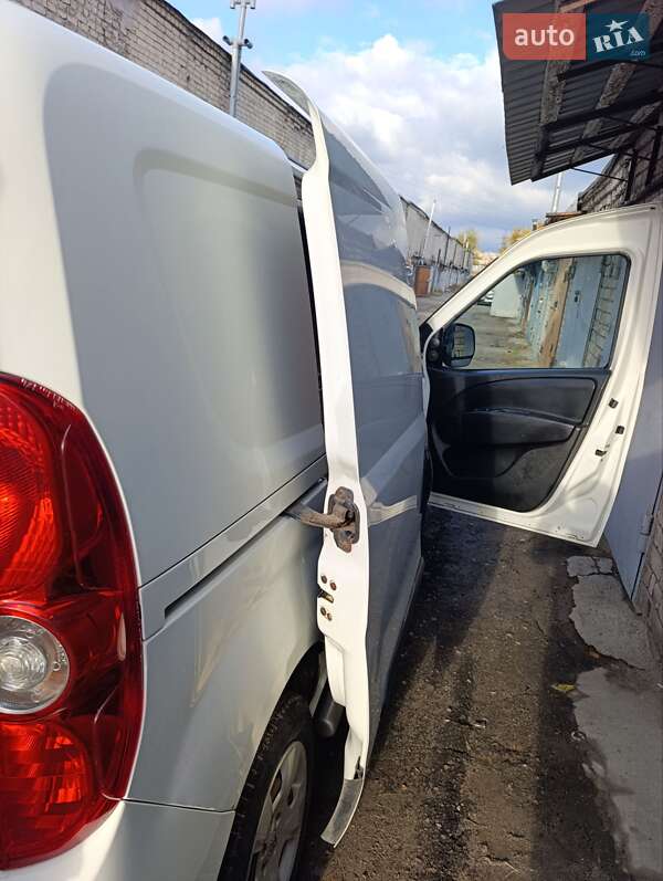 Вантажний фургон Opel Combo 2012 в Дніпрі