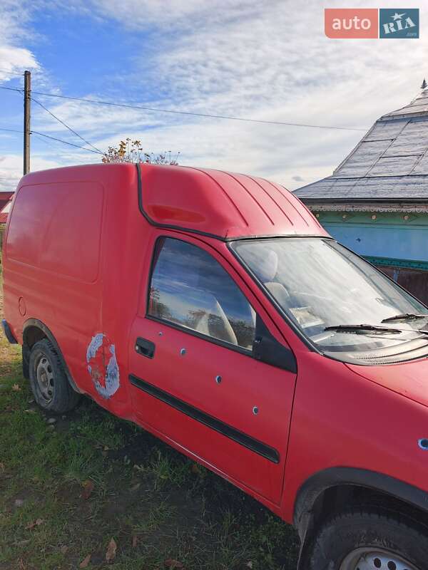 Грузовой фургон Opel Combo 1996 в Косове