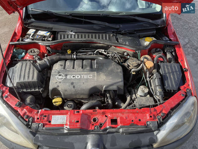 Минивэн Opel Combo 2005 в Остроге