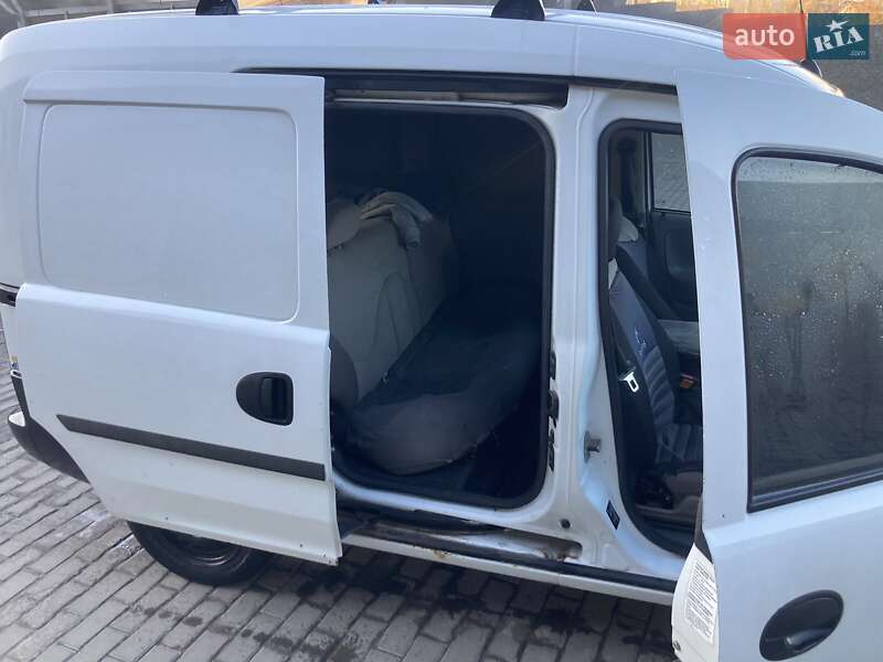 Грузовой фургон Opel Combo 2003 в Тернополе